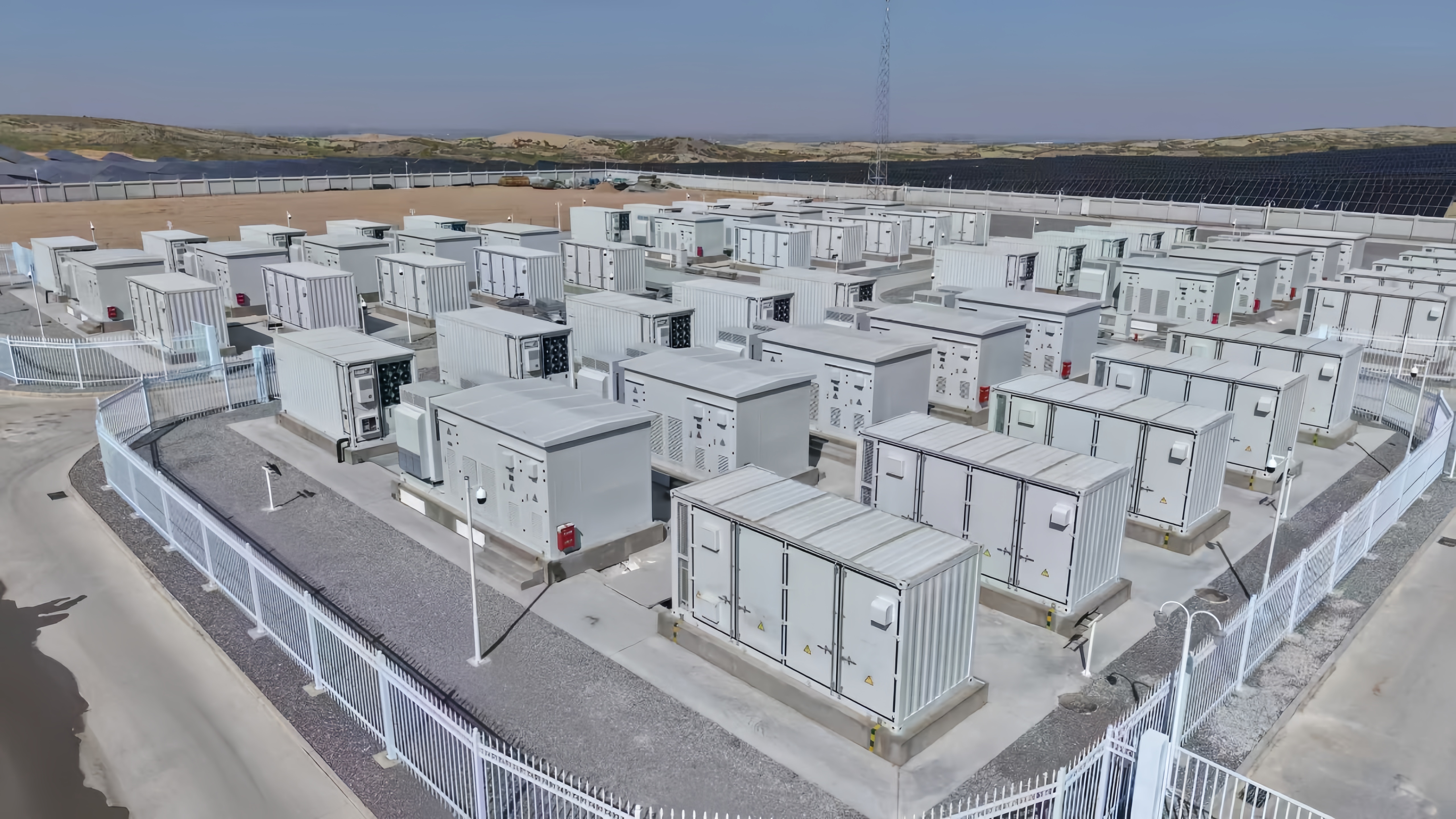 100MW/200MWh！鈉能時(shí)代助力寧夏石嘴山1GW光伏發(fā)電配套儲(chǔ)能項(xiàng)目并網(wǎng)投運(yùn)